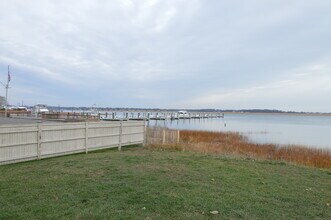 1460 Elm St in Stratford, CT - Building Photo - Building Photo