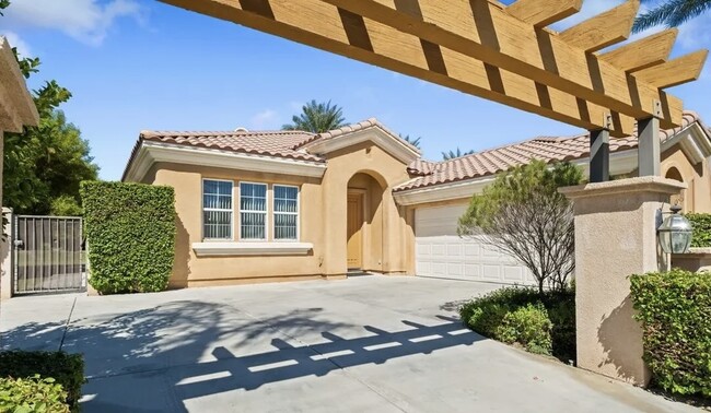 64 Vista Mirage Way in Rancho Mirage, CA - Building Photo - Building Photo