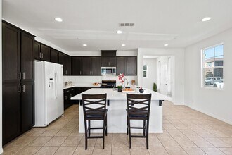 2890 S Via Belamaria in Ontario, CA - Building Photo - Building Photo