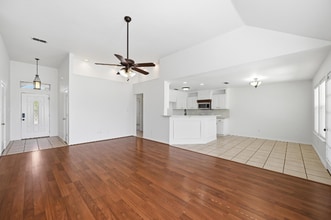 1303 Cochise Trail in Granbury, TX - Building Photo - Building Photo