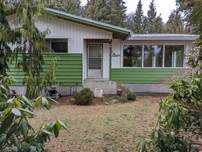 2575 Yew Street Rd, Unit 2675 in Bellingham, WA - Foto de edificio - Building Photo