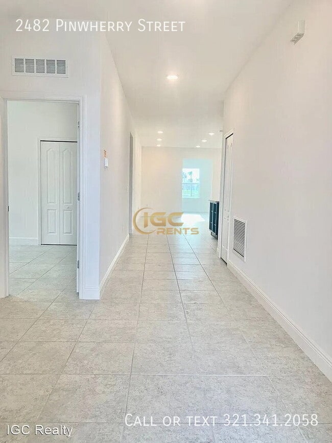 2482 Pinwherry St in Palm Bay, FL - Building Photo - Building Photo