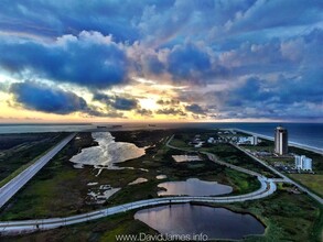 801 E Beach Dr in Galveston, TX - Building Photo - Building Photo