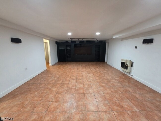 86 Keer Ave in Newark, NJ - Foto de edificio - Building Photo