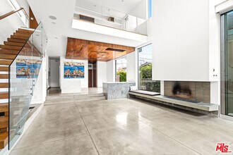524 Rialto Ave in Los Angeles, CA - Building Photo - Building Photo