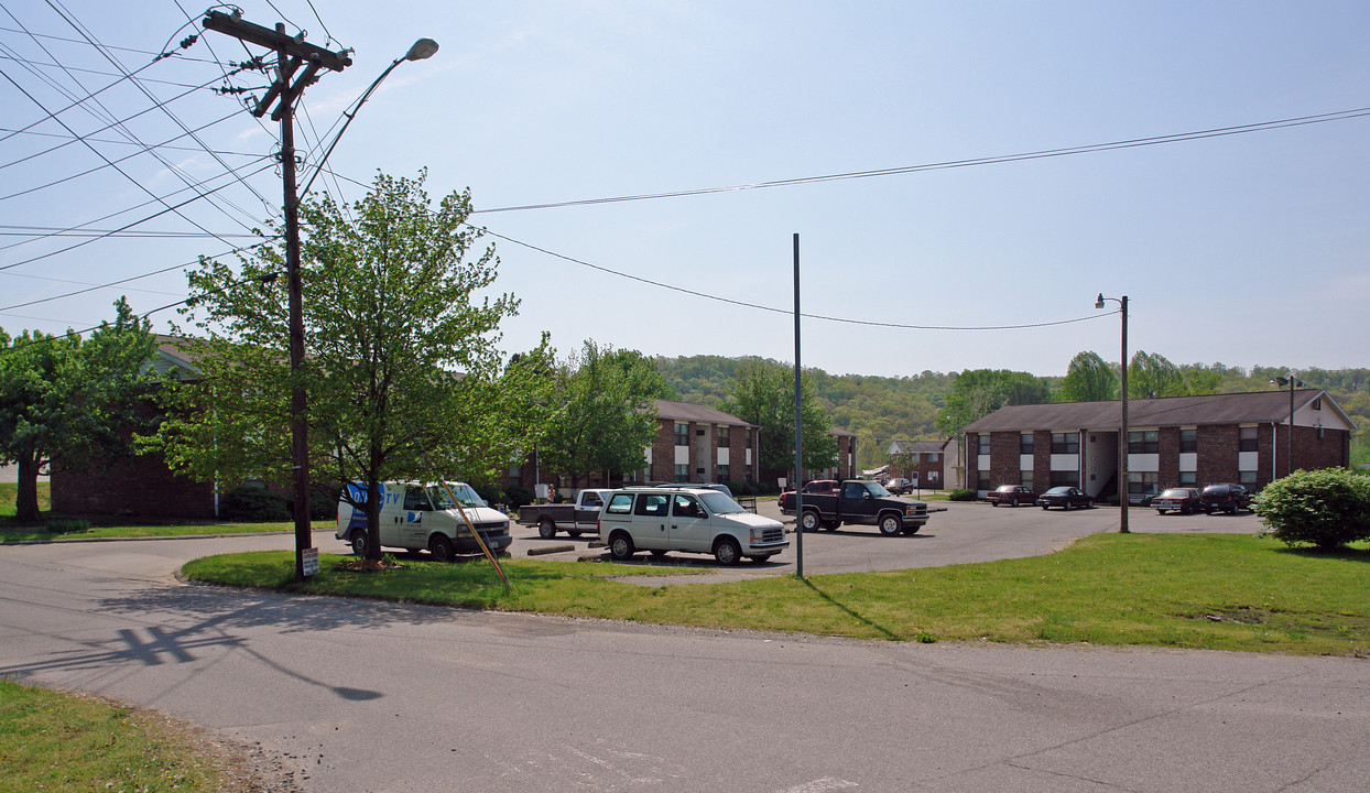 Happy Times Apartments in Hurricane, WV - Building Photo