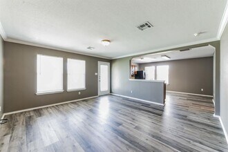 5625 Clyde Ln in Austin, TX - Building Photo - Building Photo