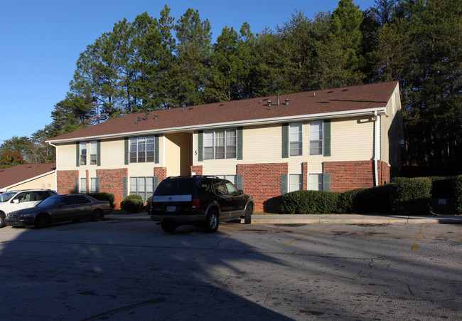 Lake Forest Apartments in Gainesville, GA - Building Photo - Building Photo