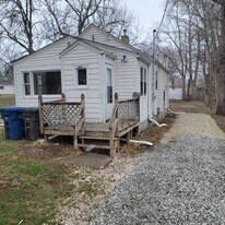 1211 Lewis Ave in Des Moines, IA - Building Photo