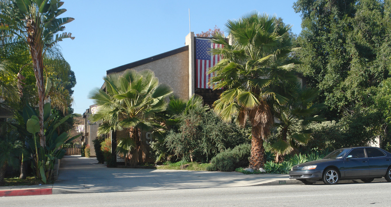 149 N Barranca Ave in Covina, CA - Building Photo