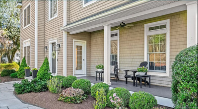18 Robin Ln in Monroe, CT - Building Photo - Building Photo