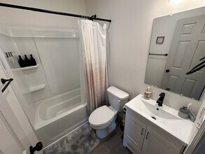 704 N Duluth Ave in Sioux Falls, SD - Building Photo - Building Photo