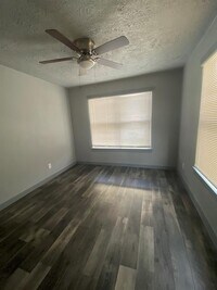 4617 Market St photo'