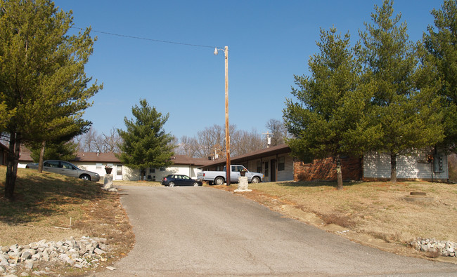 Mason Court Apartments in Dickson, TN - Foto de edificio - Building Photo