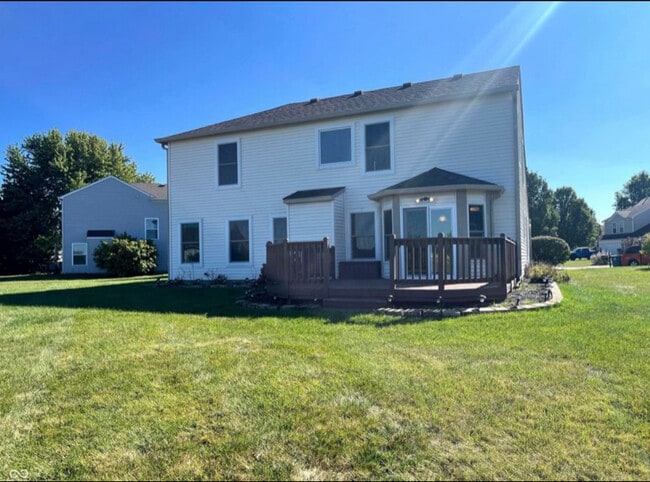 14058 Southwood Cir in Fishers, IN - Foto de edificio - Building Photo