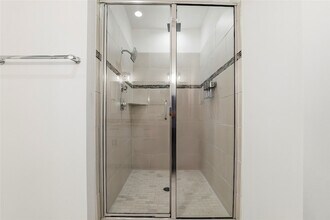 3008 Zenia Dr in Dallas, TX - Foto de edificio - Building Photo