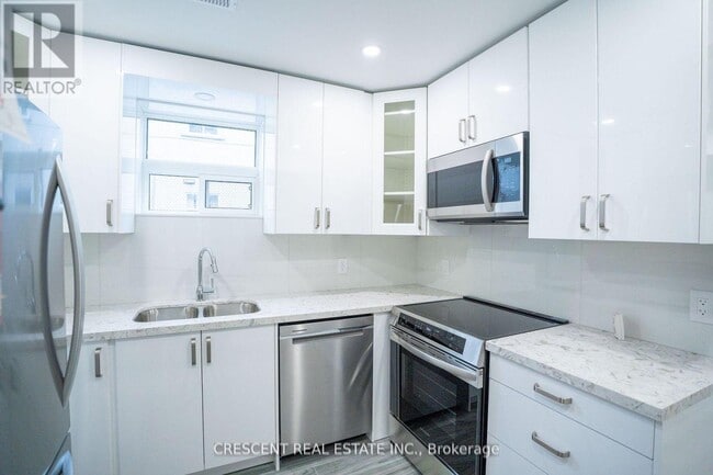 property at 19 Queen St W