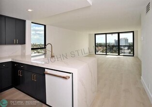 4800 Bayview Dr in Fort Lauderdale, FL - Building Photo - Building Photo