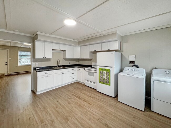 property at 754-758 Naylor Ave