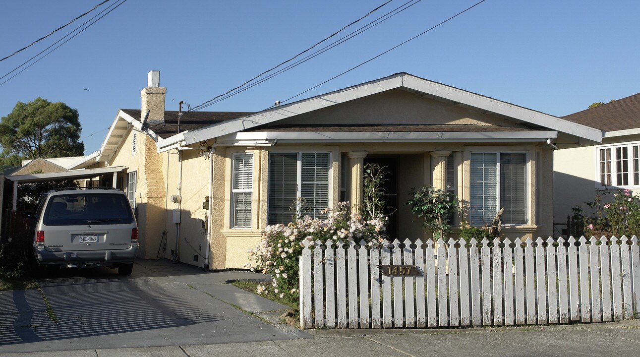 1457 Oriole Ave in San Leandro, CA - Foto de edificio