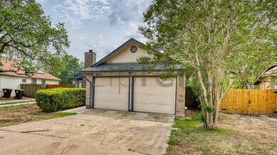 4315 Lakebend W Dr in San Antonio, TX - Building Photo - Building Photo