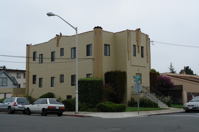 436 N Claremont St in San Mateo, CA - Building Photo - Building Photo