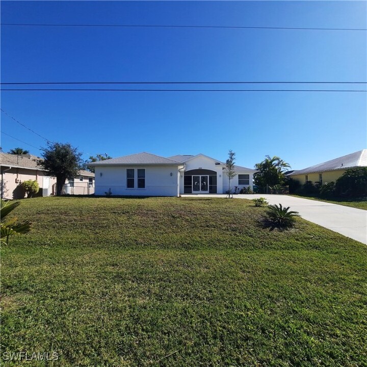 1503 NW 29th Pl in Cape Coral, FL - Building Photo