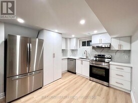 65 Dewlane Dr in Toronto, ON - Building Photo