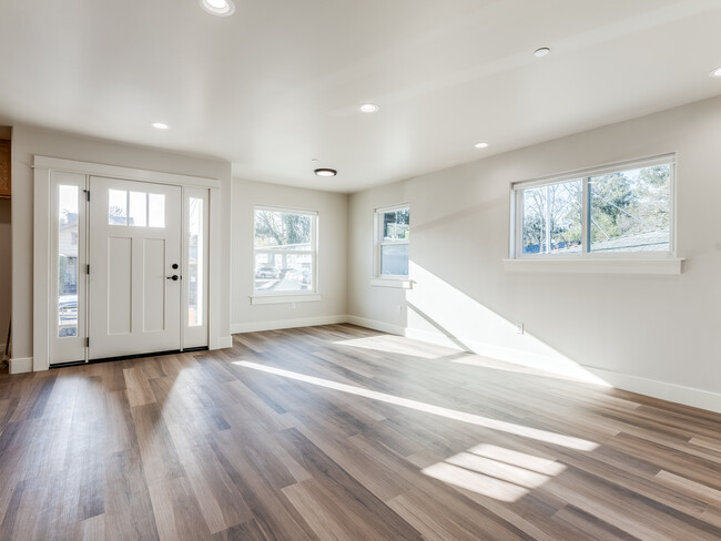 446 Dana St, Unit 100 in San Luis Obispo, CA - Foto de edificio - Building Photo