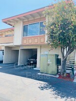 6856 Hyde Park Dr in San Diego, CA - Building Photo