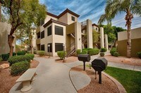 Grounds - The Heritage Apartments in Phoenix, Arizona