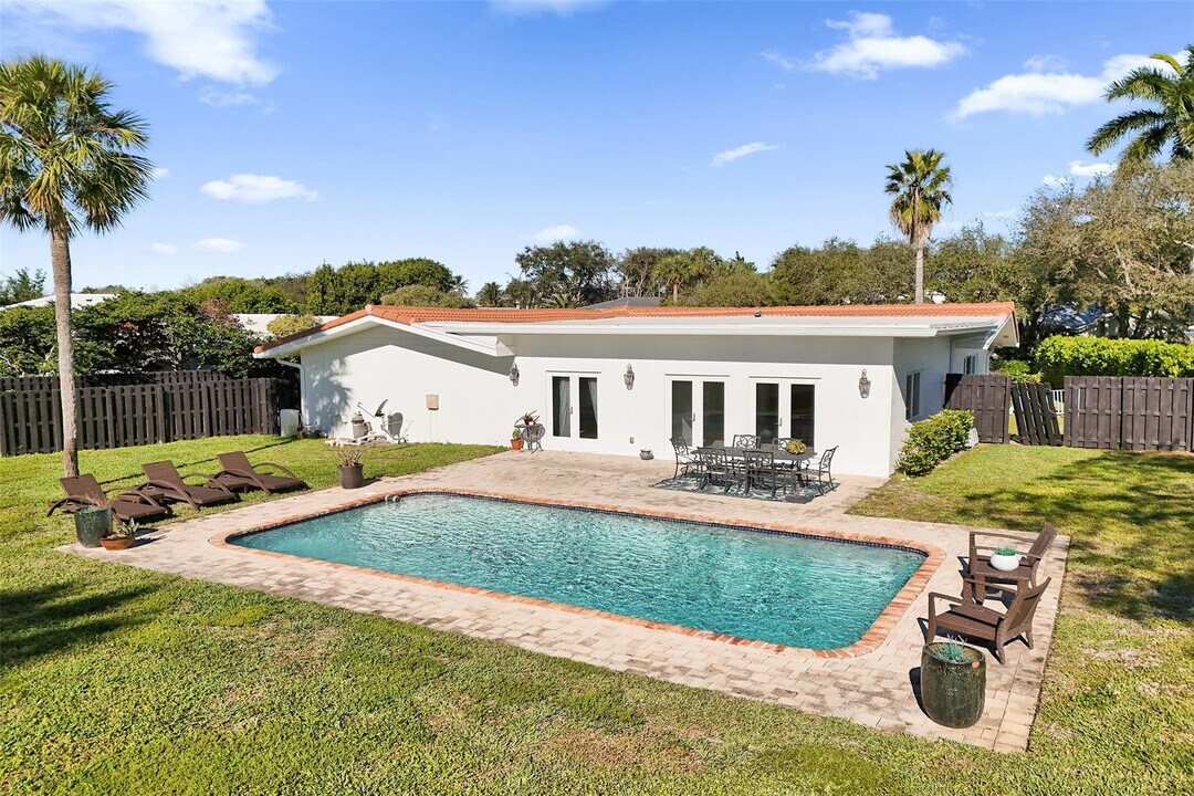 26 Cayuga Rd in Sea Ranch Lakes, FL - Building Photo