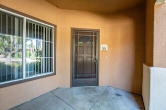 2960 Champion Way in Tustin, CA - Building Photo - Building Photo