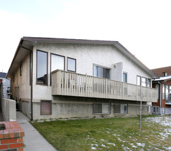 1910 29th St SW in Calgary, AB - Building Photo - Building Photo