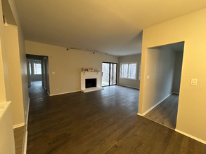 146 Morningside Ln W in Buffalo Grove, IL - Building Photo - Building Photo