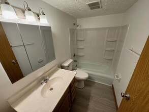 1112 W Main St in Troy, OH - Building Photo - Building Photo