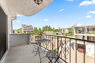 972 E California Blvd in Pasadena, CA - Building Photo - Building Photo