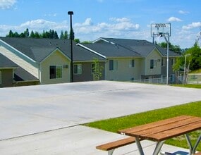 Creekside Apartments in Moscow, ID - Foto de edificio - Building Photo