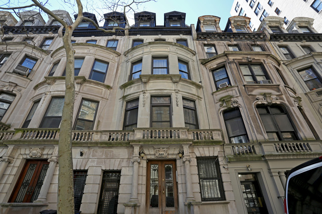 328 W 101st St in New York, NY - Foto de edificio - Building Photo