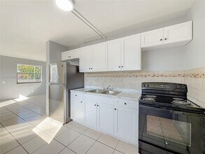 2408 NW 8th St in Pompano Beach, FL - Building Photo - Building Photo