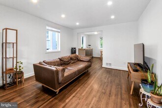 561 45th St NE in Washington, DC - Building Photo - Building Photo