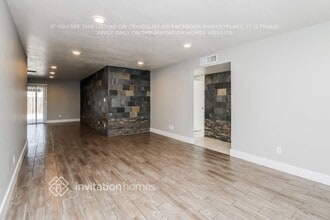 2320 E Holmes Ave in Mesa, AZ - Foto de edificio - Building Photo