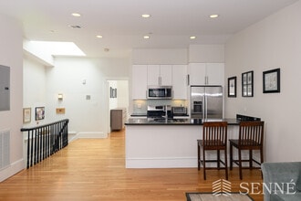 87 3rd St, Unit 3 in Cambridge, MA - Building Photo - Building Photo