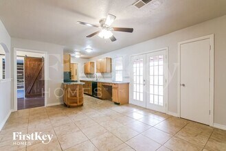 1200 Valentine St in Hurst, TX - Building Photo - Building Photo