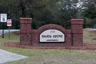 Shady Grove Apartments - Senior Living in Charleston, SC - Foto de edificio - Building Photo