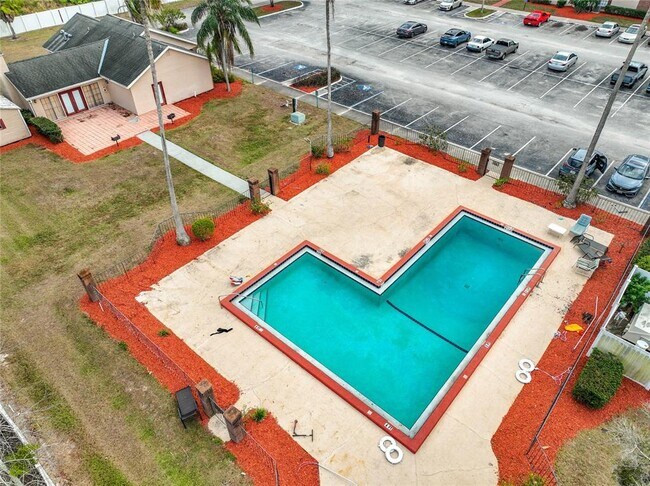 21027 Voyager Blvd in Land O Lakes, FL - Building Photo - Building Photo