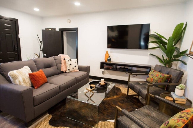 1427 Sumner Ave