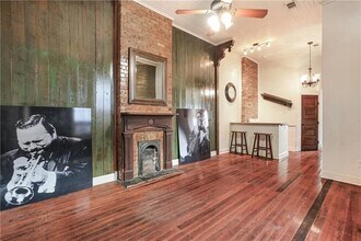 221 Pine St in New Orleans, LA - Building Photo - Building Photo