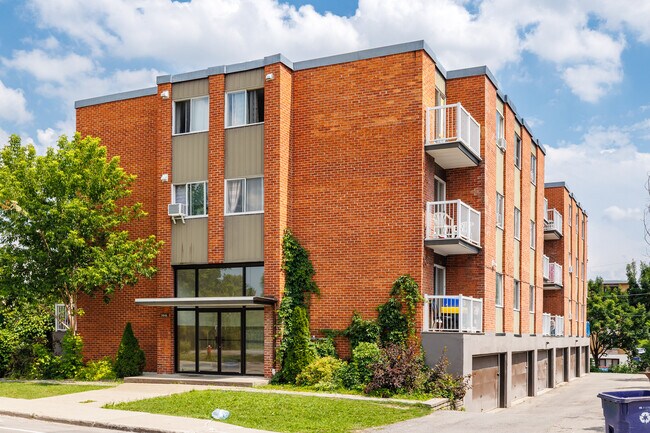 3946 Lévesque Boul O in Laval, QC - Building Photo - Primary Photo