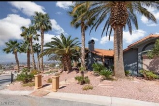 440 Probst Way in Las Vegas, NV - Building Photo - Building Photo